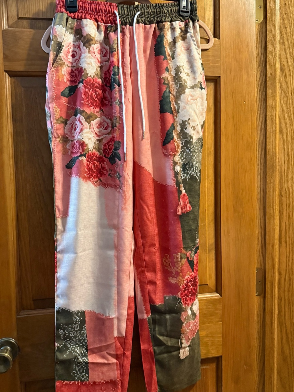 Women’s NWOT large (8/10) Floral Patchwork Drawstring Pants